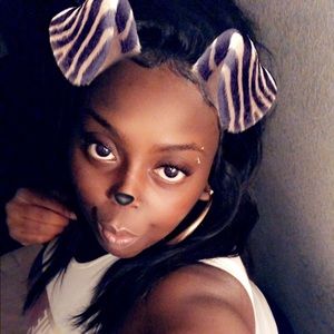 Meet your Posher, Monique